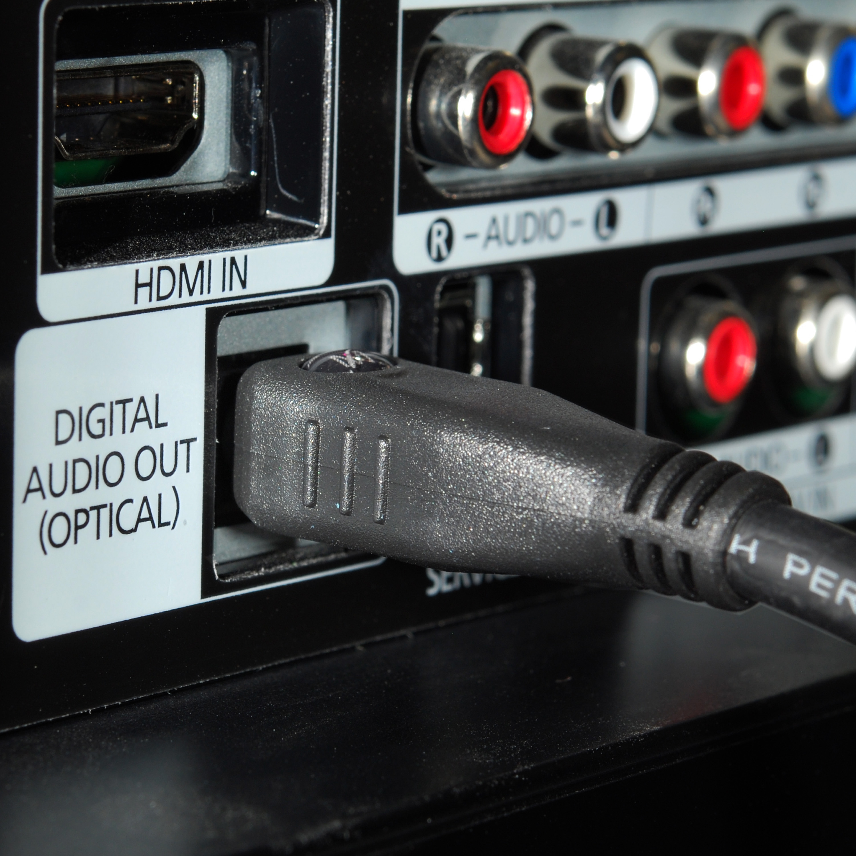 Разъемы для подключения телевизора. Провод Optical Digital Audio. Optical Digital Audio out кабель 5.1. Провод Digital Audio out Optical. Провод оптикал диджитал аудио.